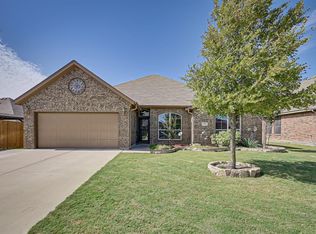1207 Lantana Ln, Burleson, TX 76028