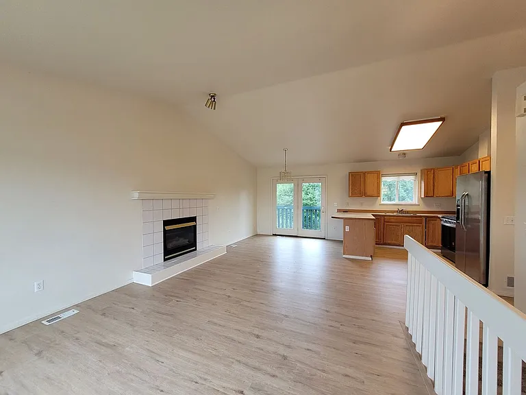 1601 Waterwood Cir — Photo 3