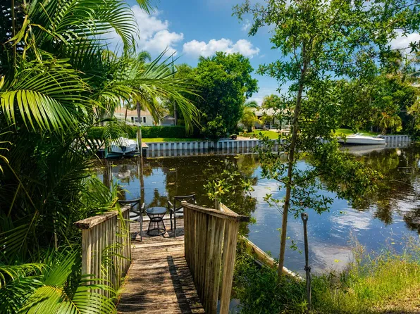 2452 Waterside Drive, Lake Worth Beach, FL 33461