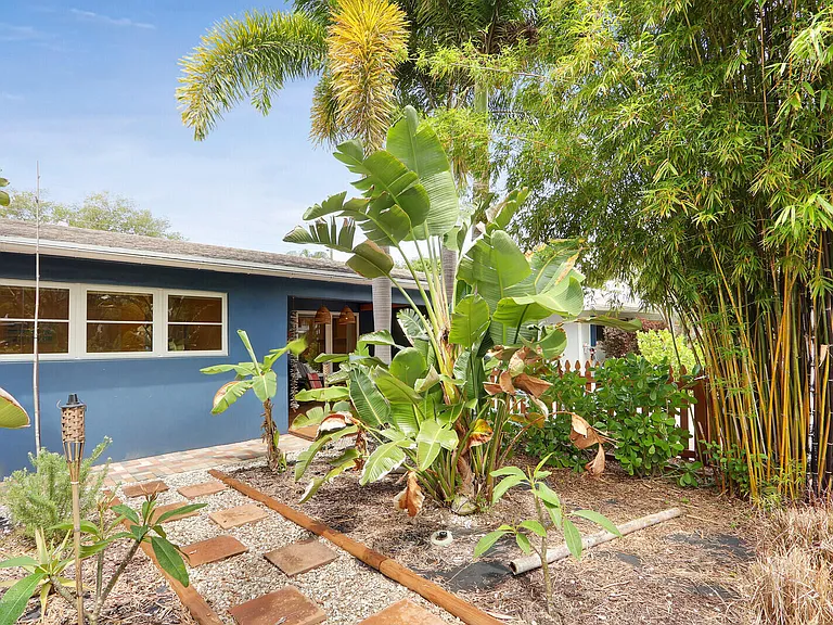721 N Lakeside Dr — Photo 47