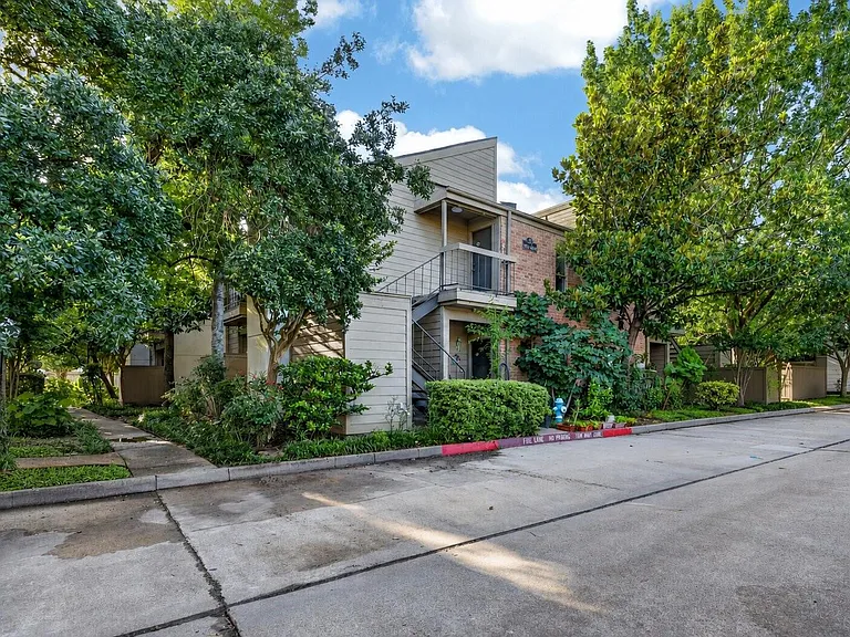 10053 Westpark Dr #297 — Photo 2