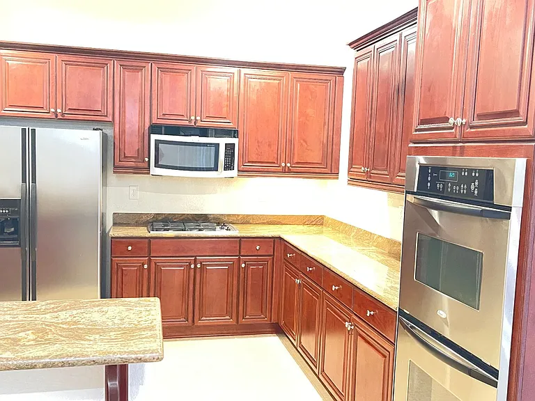 10160 Hollis Mountain Ave — Photo 2