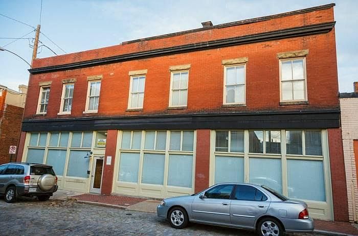 1st image of 824 W Broad St