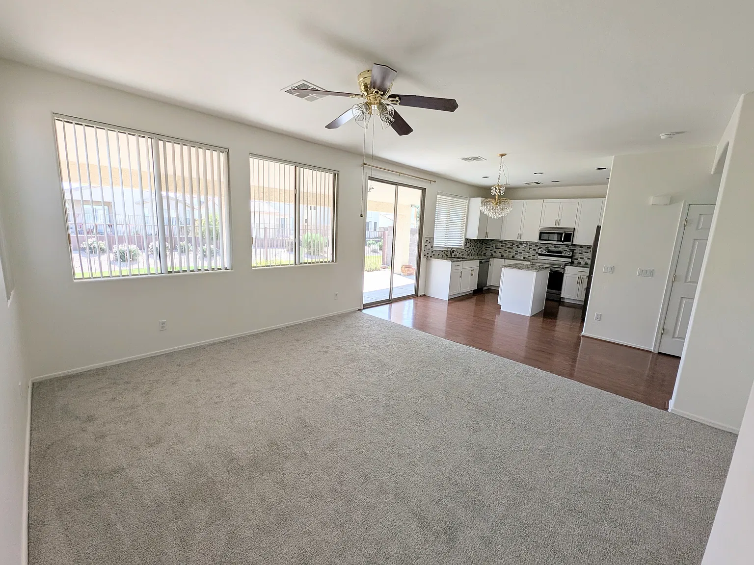 4 bed, 1839 sqft, $2,900 — Photo 2