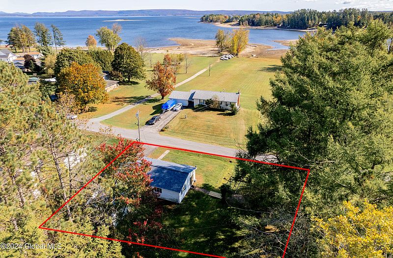 2nd image of 190 Priddle Point Road