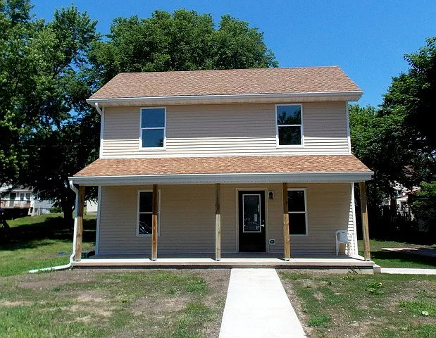 2215 State St photo 1