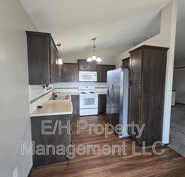 5903 N Millsboro St — Photo 7