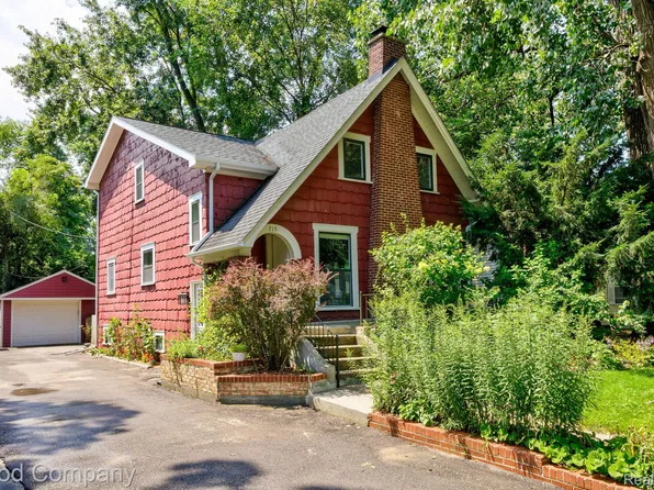 715 Catalpa Dr, Royal Oak, MI 48067