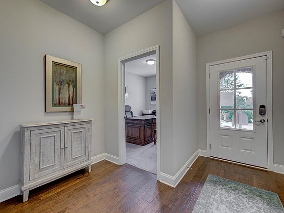 The Georgetown This is a Model Home representation, not the actual home