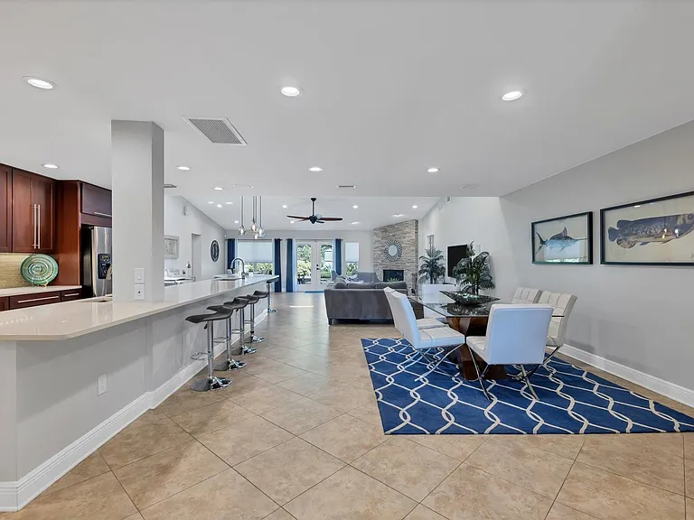 113 Harbor View Ln — Photo 8