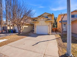 80 W Martinglen Way NE, Calgary, AB T3J 3J1