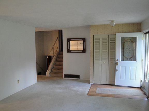 2nd image of 1475 Skyline Dr