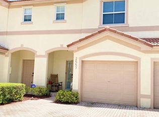 2557 Riverside Dr, Pompano Beach, FL 33065