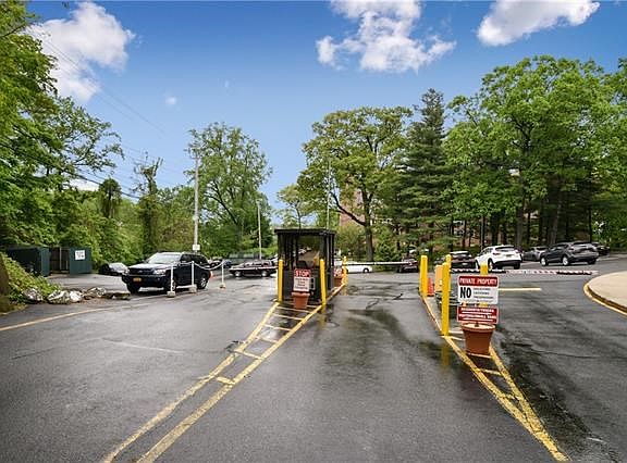 Gated community with 24 hour security