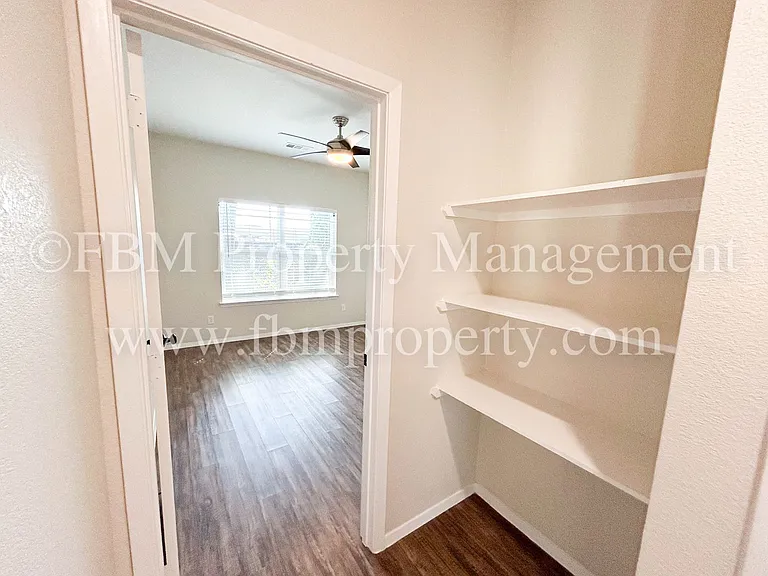 818 Rose St #B — Photo 10