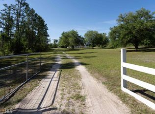 547 Lakeview Dr, Folkston, GA 31537