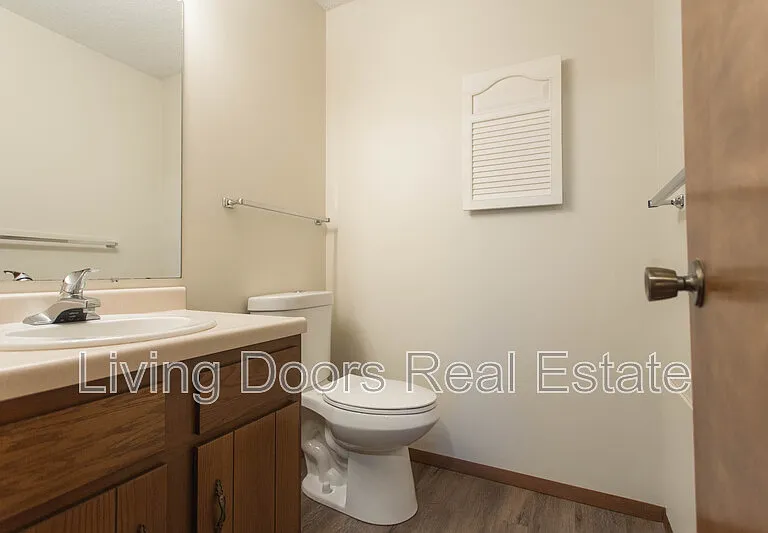 1935 N Lincoln Ave #106 — Photo 17