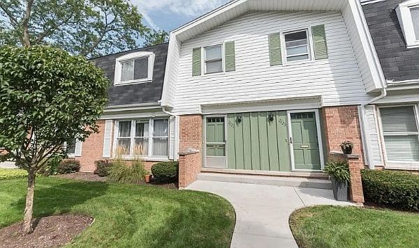 1st image of 2321 W Greenleaf Ave
