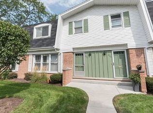 2321 W Greenleaf Ave, Chicago, IL 60645