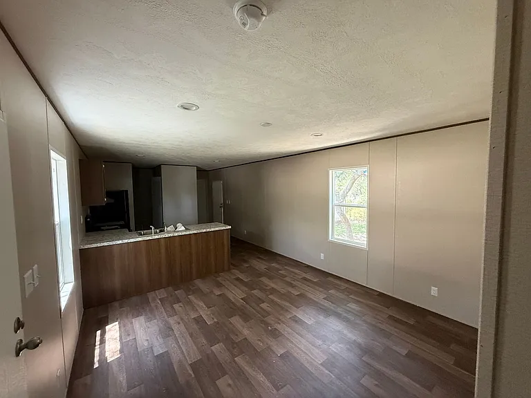 307 Quail Run St — Photo 7