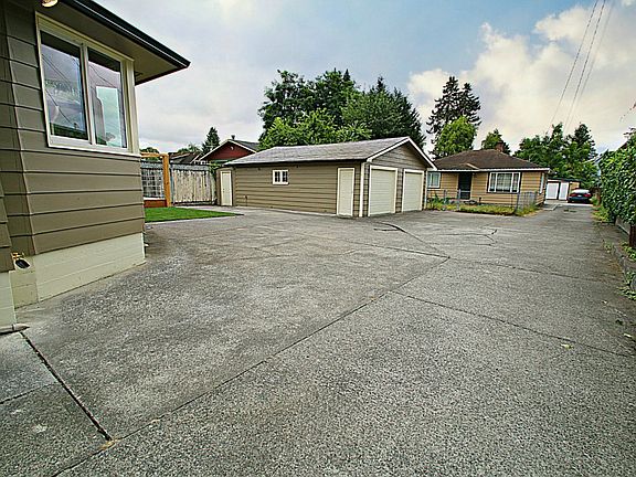 4th image of 418 7th Ave NW