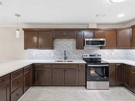 3rd image of 320 Chaney Rd