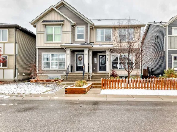 524 S Midtown St SW, Airdrie, AB T4B 4E2