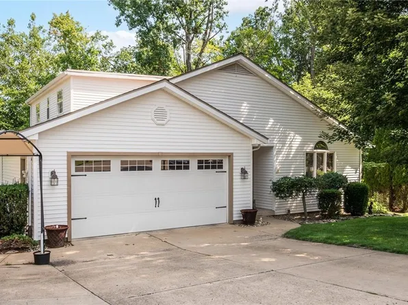205 Treehouse Ln, Zanesville, OH 43701