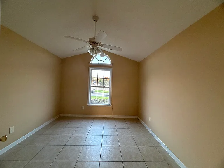 123 Bonnie Bridge Cir — Photo 15