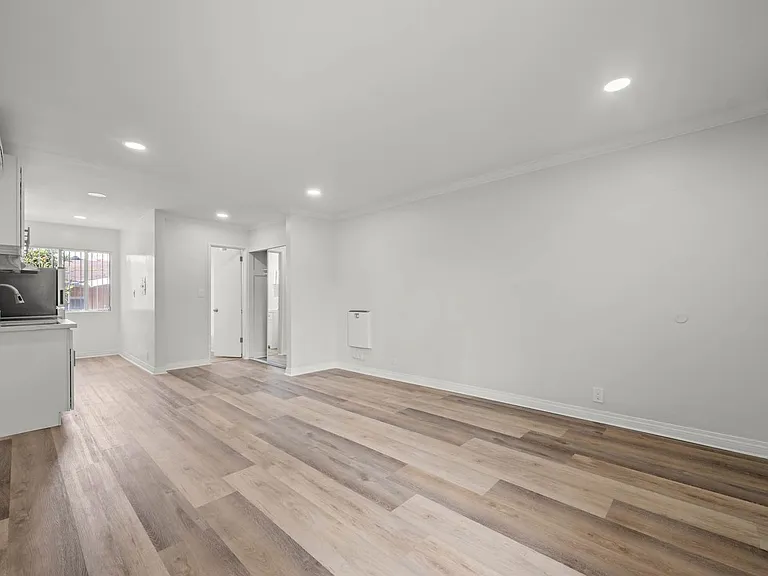 935 S Mariposa Ave — Photo 9