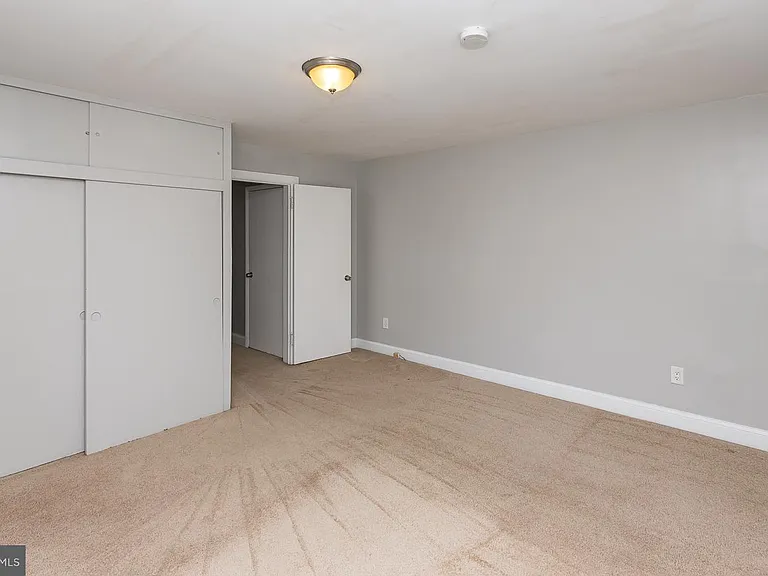 334 E Conestoga Rd — Photo 32