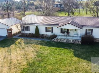138 Colonial Manor Dr, Jumping Branch, WV 25969