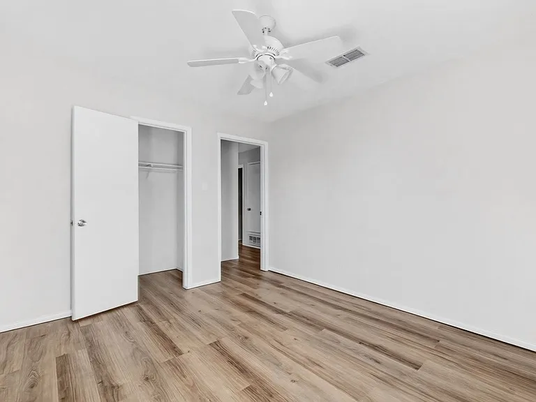 4319 Storey Ave #B — Photo 11