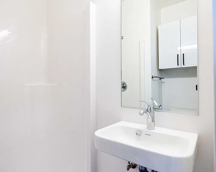 Freya Apartments - Private Studios + Social Connection — Photo 17
