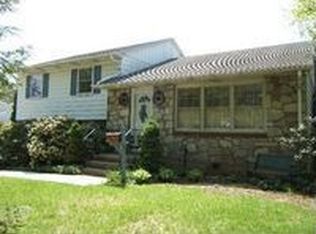 1504 Butztown Rd, Bethlehem, PA 18017