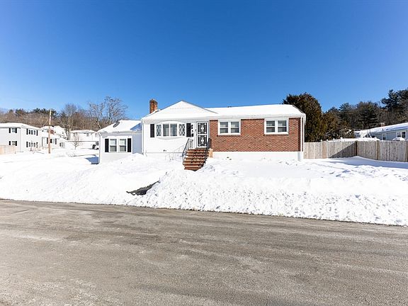 3rd image of 8 Dianthus Rd