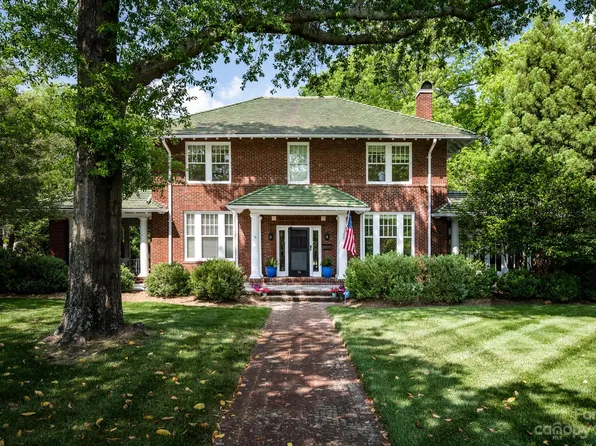 34 Spring St NW, Concord, NC 28025