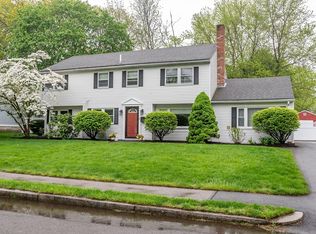14 Wedgewood Rd, Natick, MA 01760
