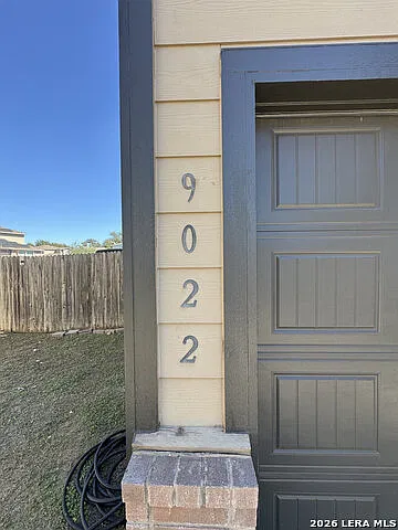 4 bed, 3.0 bath, 2375 sqft, $2,400 — Photo 2