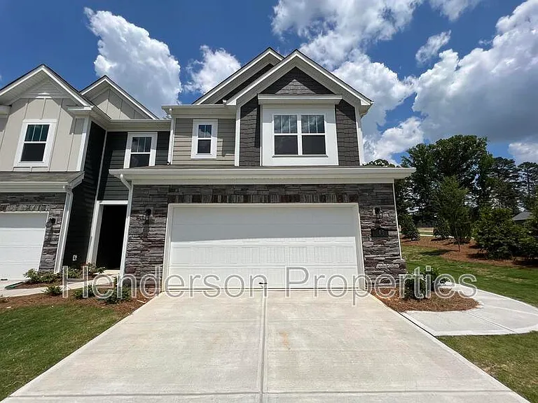 106 Quinn Rd — Photo 1