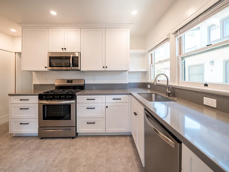 3924 Alameda Pl — Photo 8