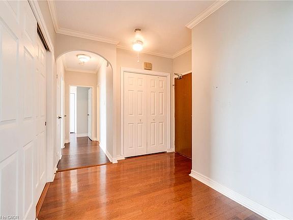 5th image of 5250 Lakeshore Rd #1207