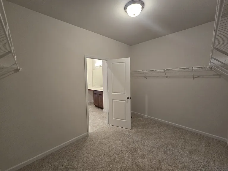 140 Sterling Dr — Photo 26