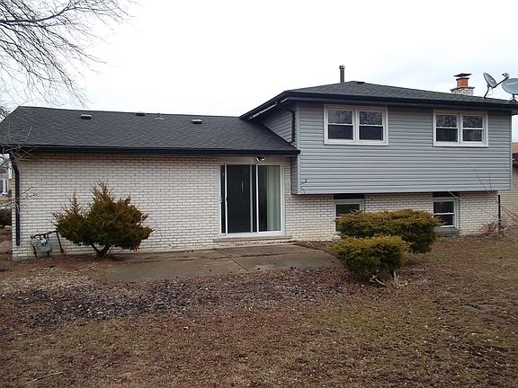 2nd image of 3113 Oakwood Dr