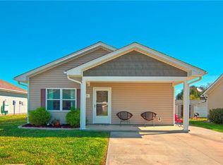33 Volunteer Way Dr, East Flat Rock, NC 28726