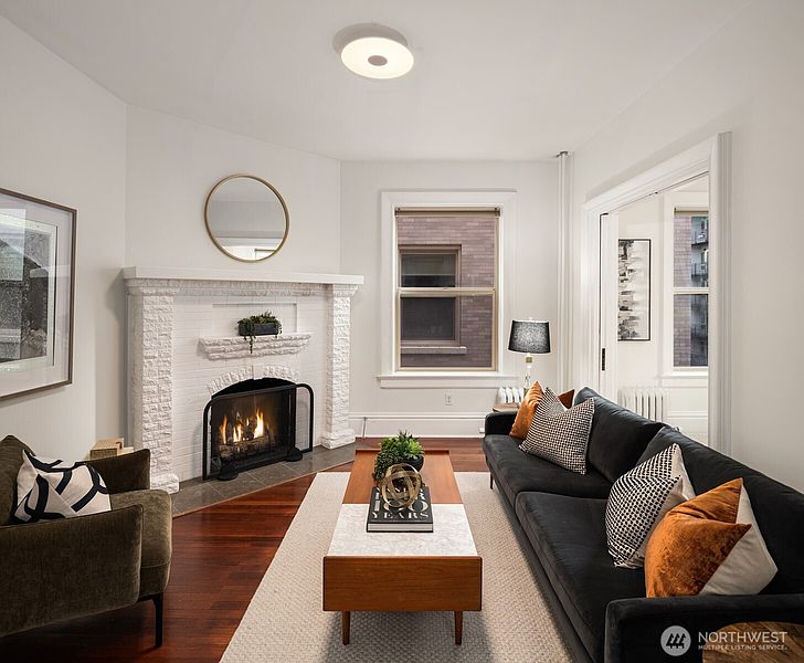 5th image of 129 Warren Avenue N #G