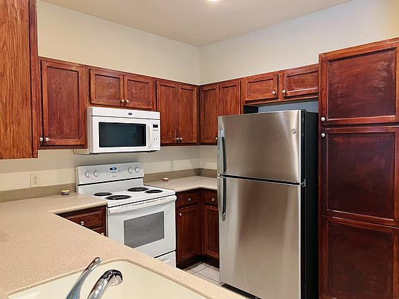 5th image of 2388 Grand Central Pkwy APT 7