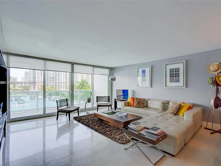 100 Bayview Dr #428 — Photo 4
