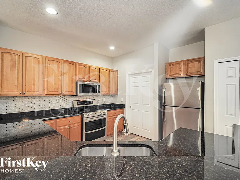 1829 SW California Blvd — Photo 6