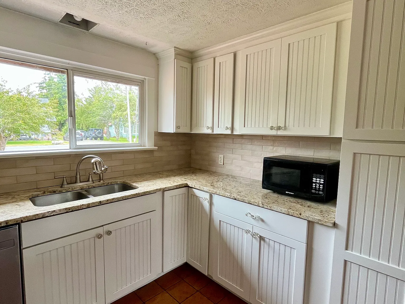 1 bed, 976 sqft, $2,000 — Photo 3